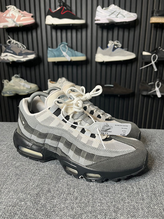 Air Max 95s Grey Jewel UK 7.5 2777