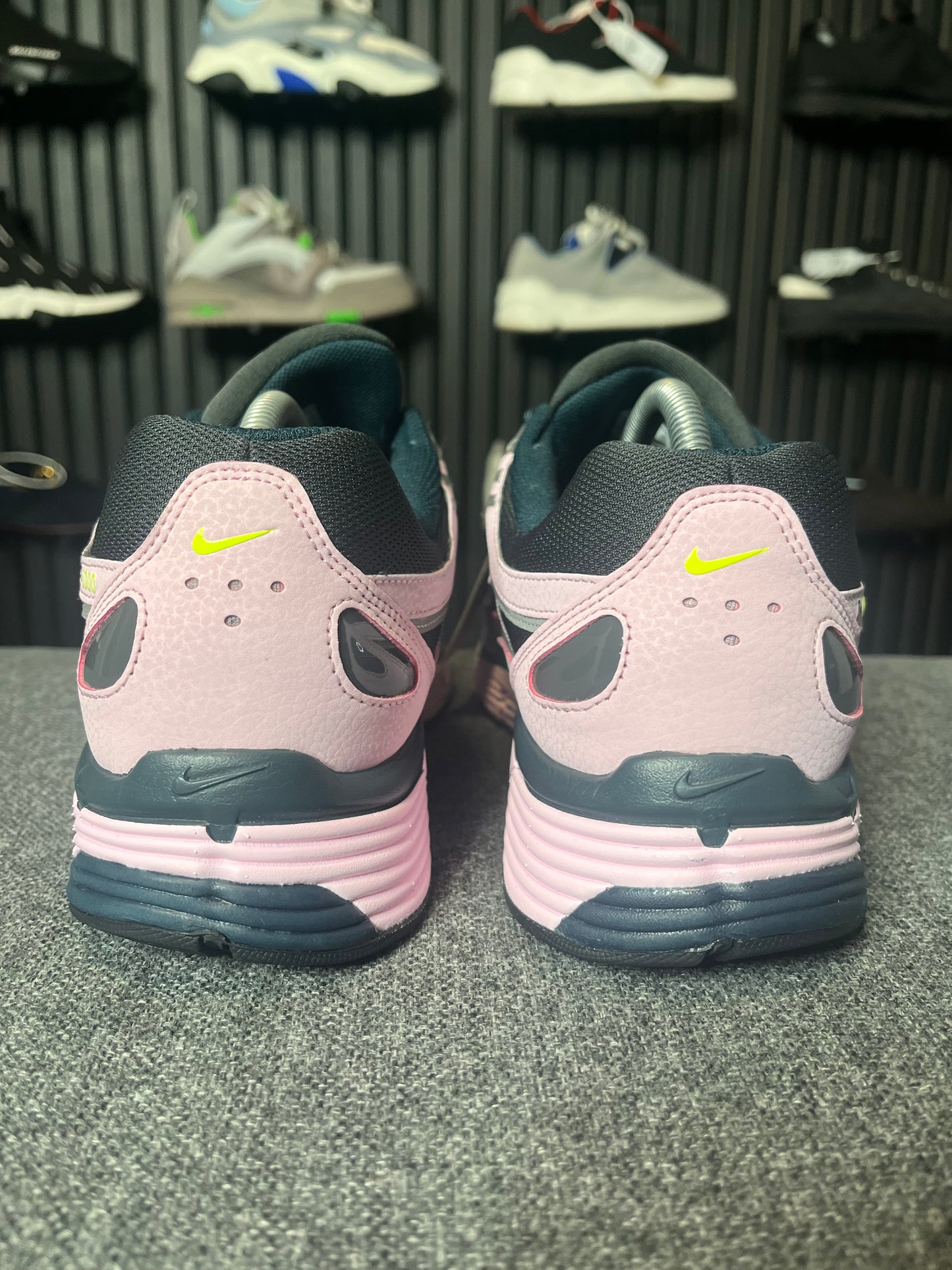 Nike P6000 UK 9.5 3071