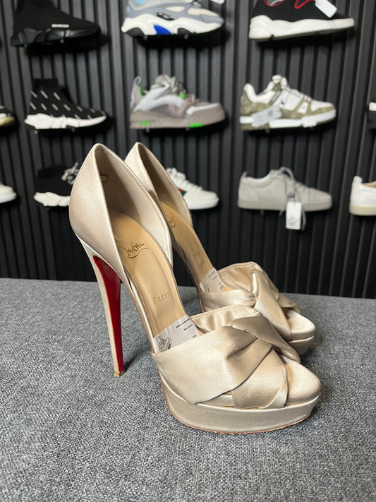 Louboutin Beige Satin Volpi 150 Peep Toe Platform Pumps Size 39.5 3250