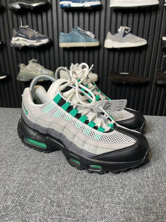 Air Max 95s Stadium Green UK 5 2628