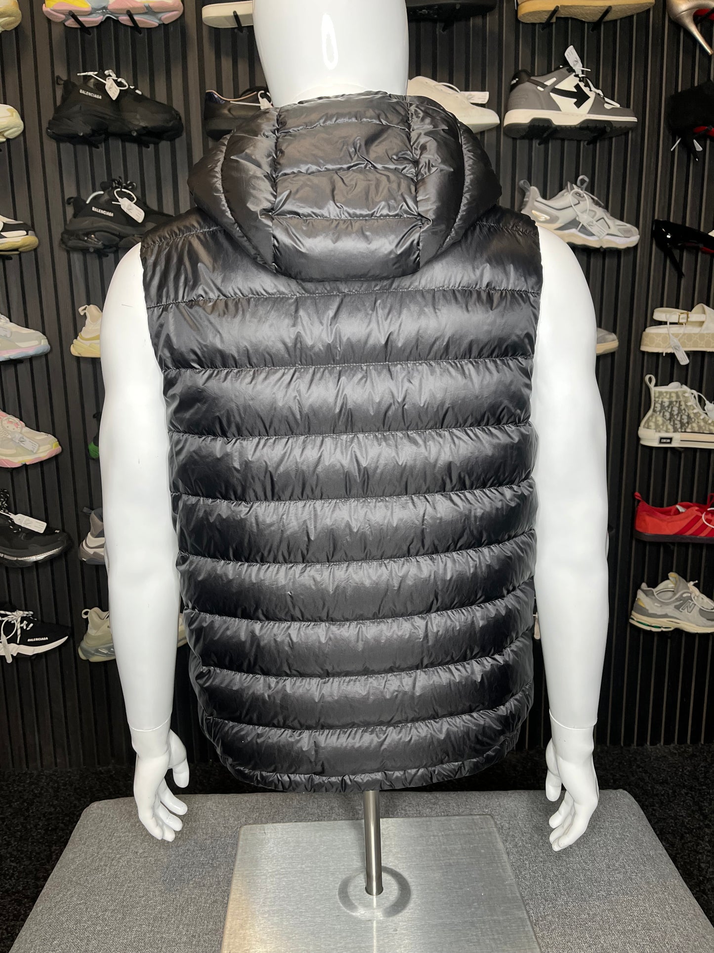 Moncler Timothe Gilet Size 4 2801