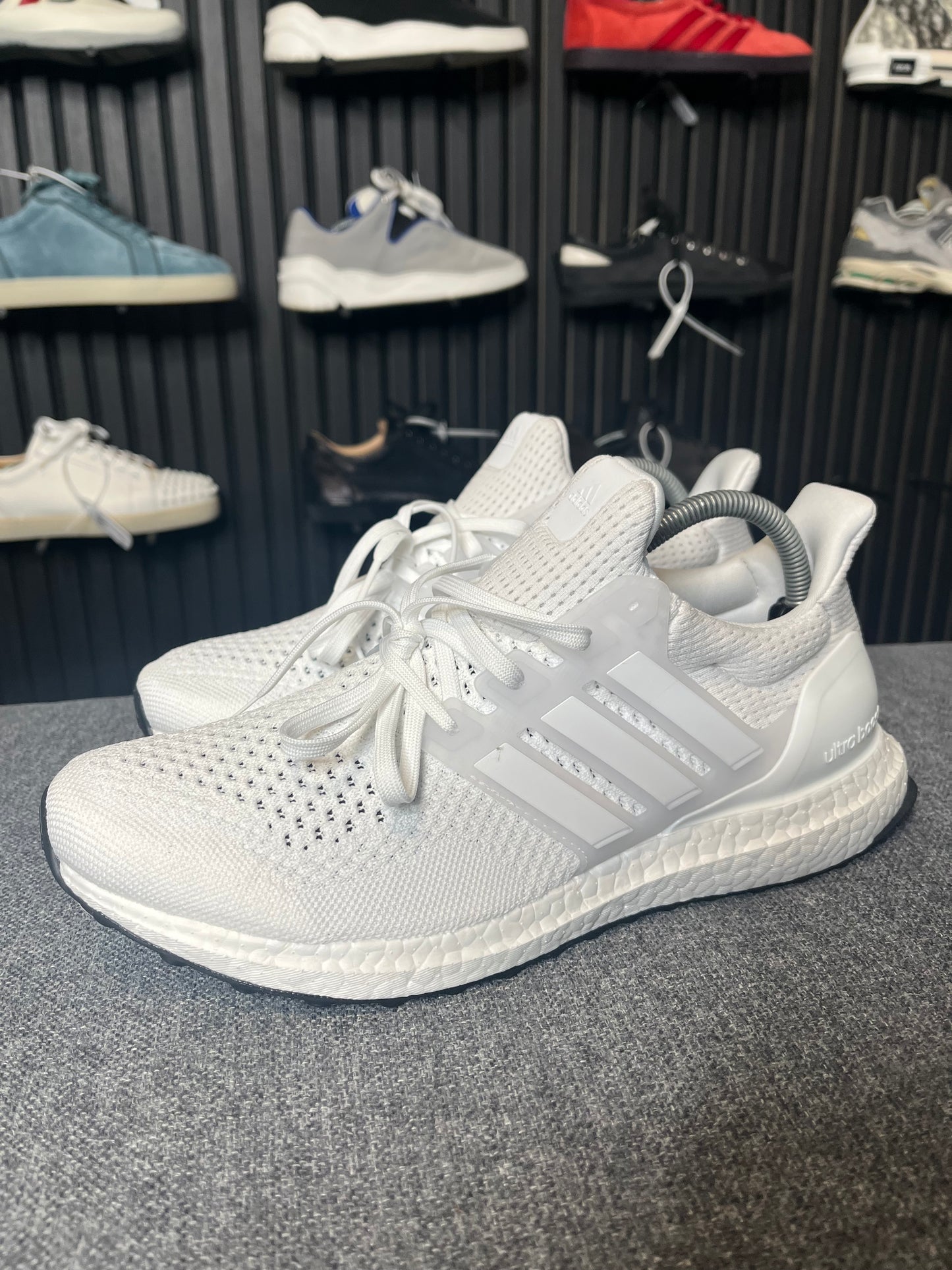 Adidas Ultraboost 1.0 UK 9 2890