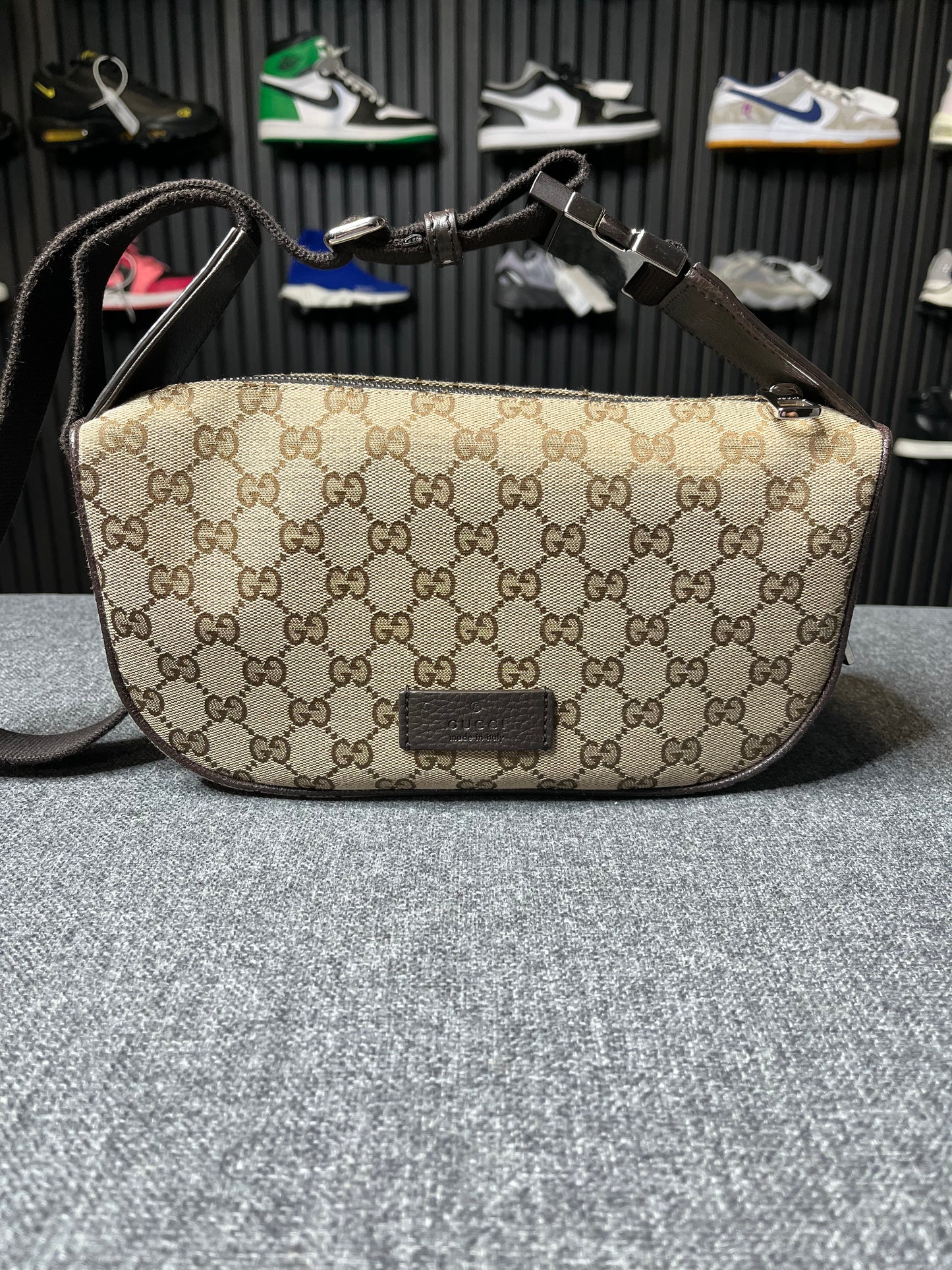 Gucci Waist Pouch GG Canvas Belt Bag 2522