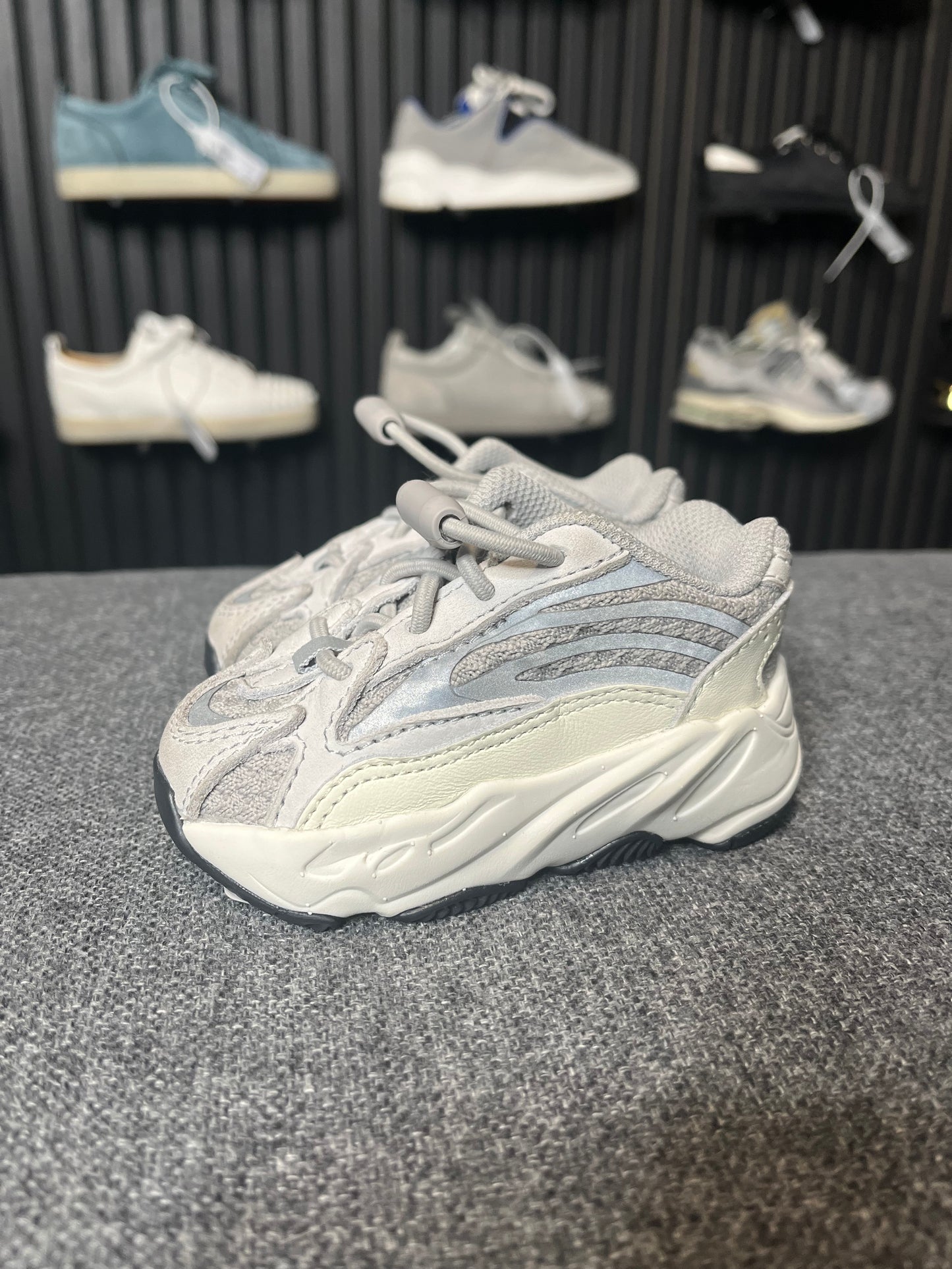 Yeezy 700 Static UK 3 Kids 2929