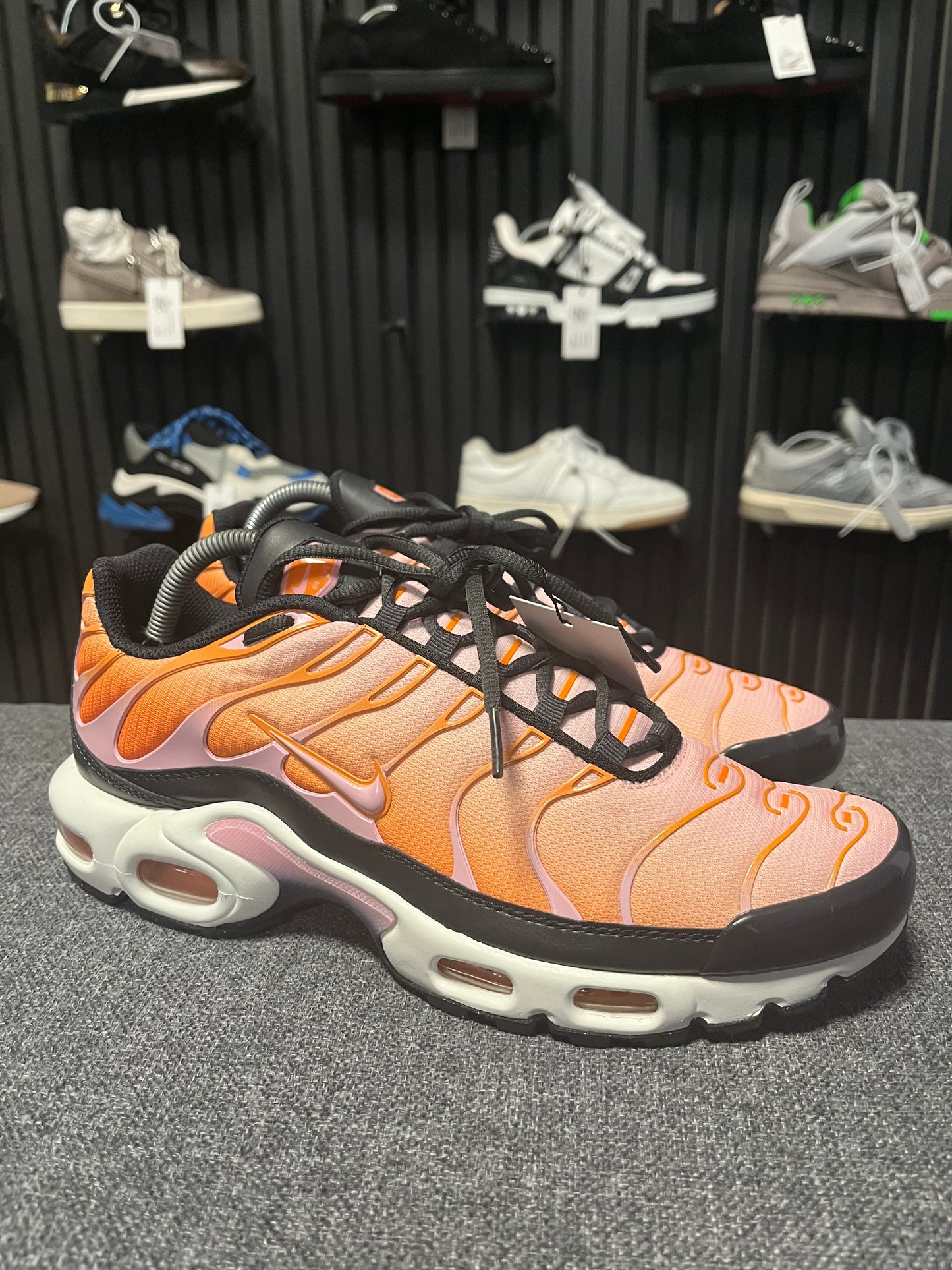 Nike TNs Magma Orange UK 8.5 3536
