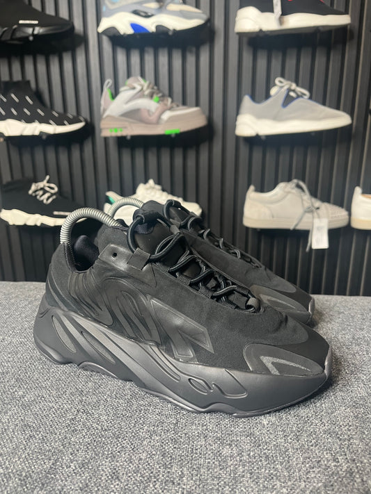 Yeezy 700 MVNM UK 6 3218