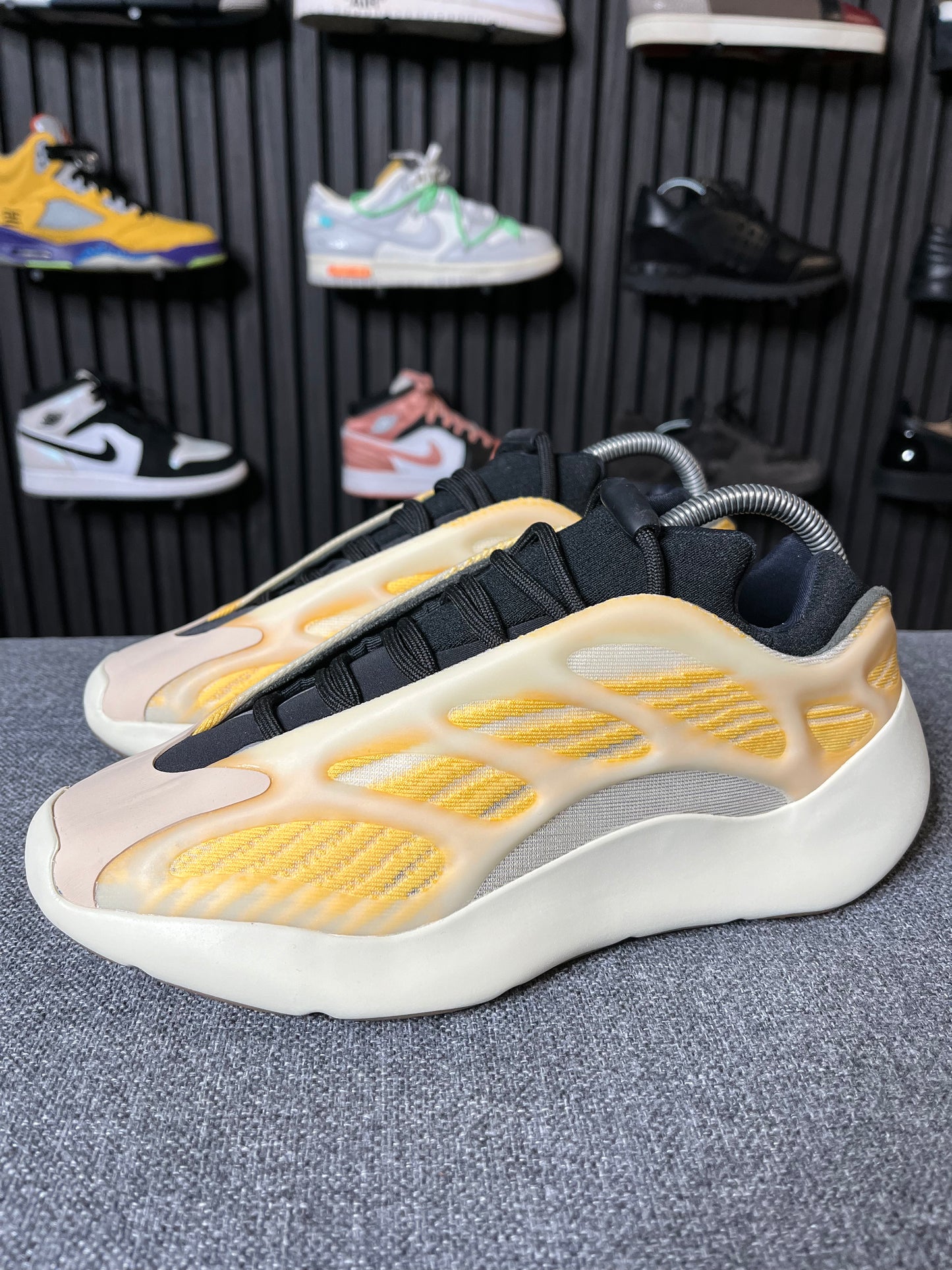 Yeezy 700 Mono Safflower UK7