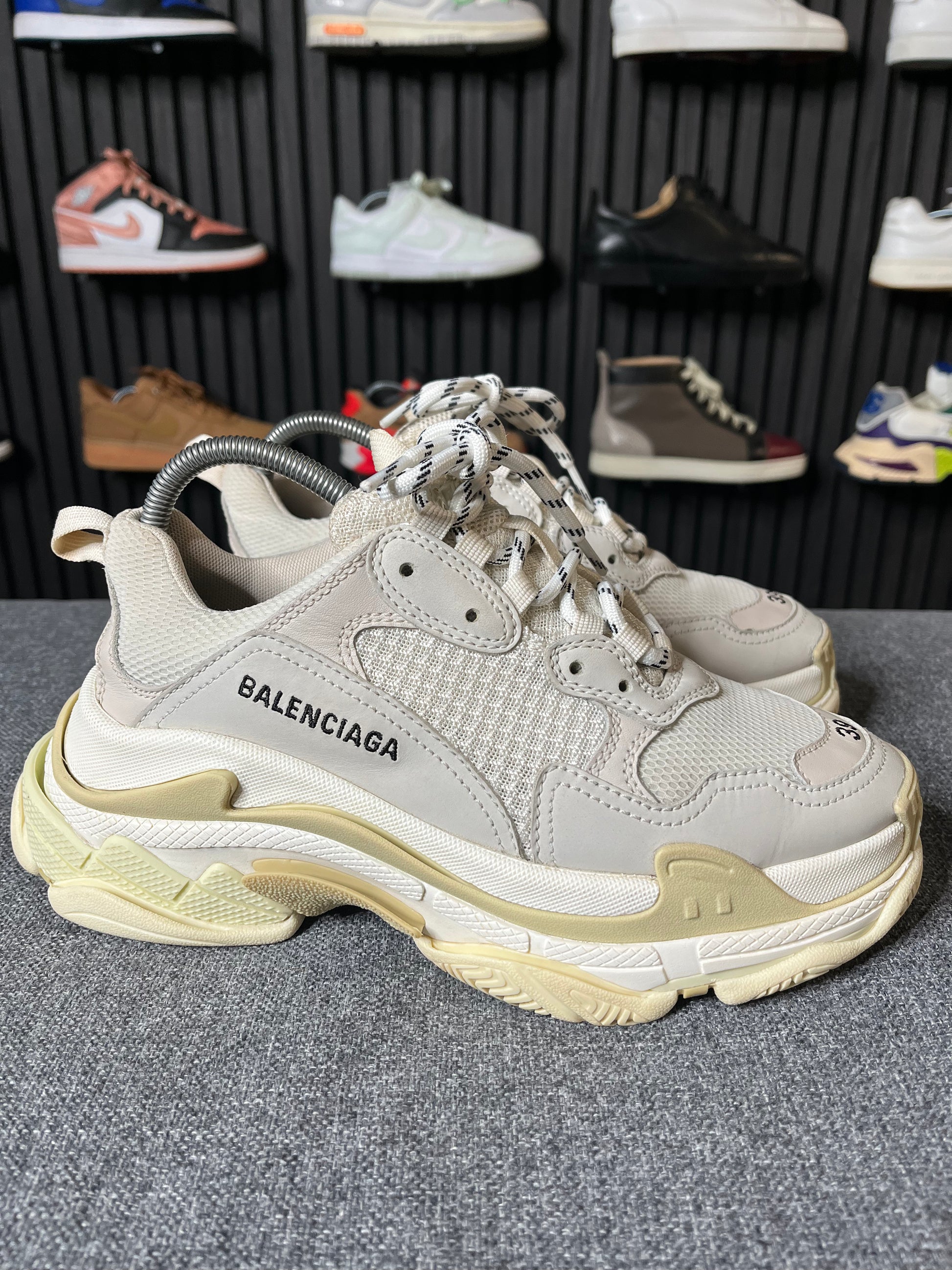 Retail balenciaga triple s discount