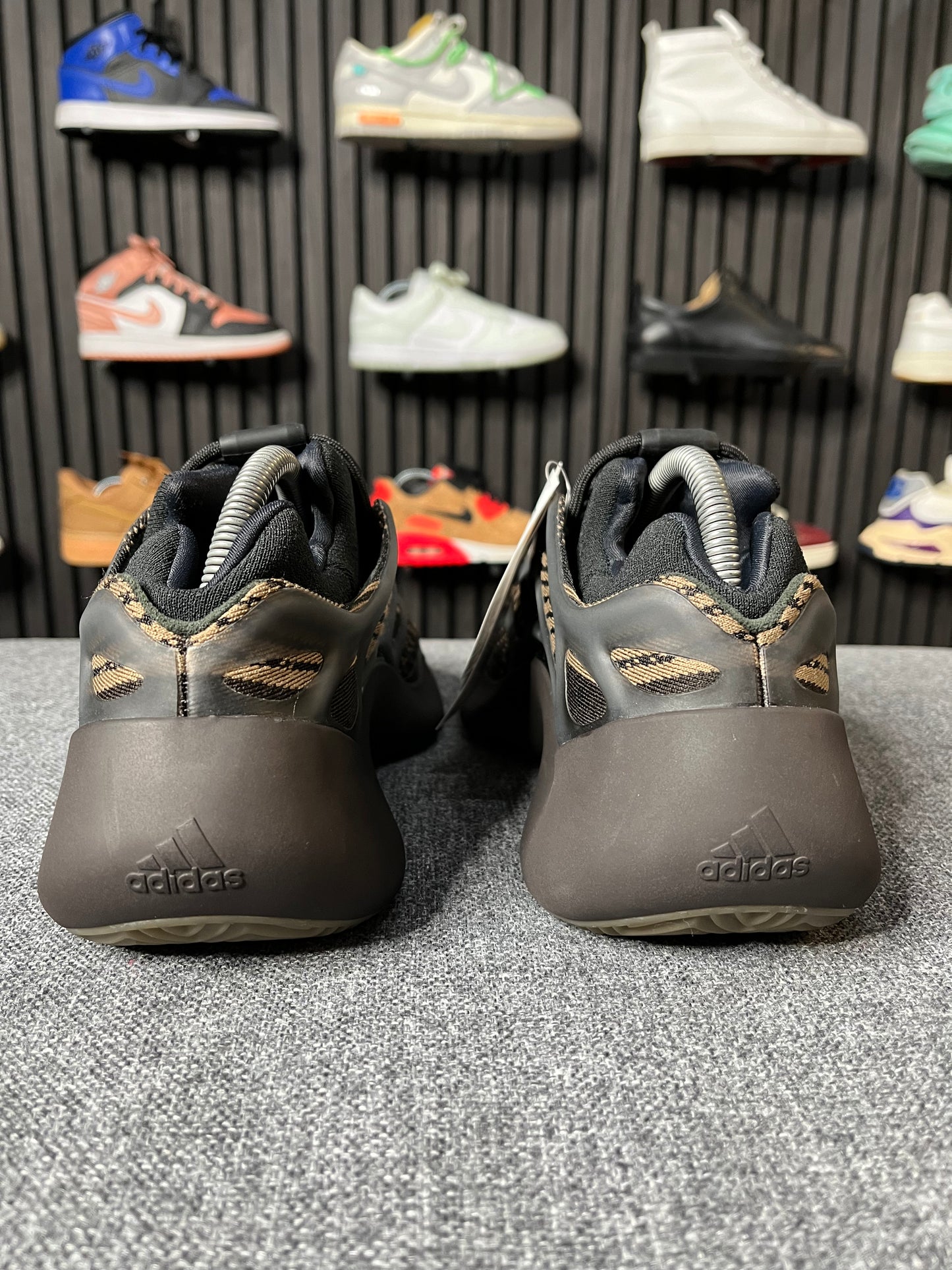 Yeezy 700 V3