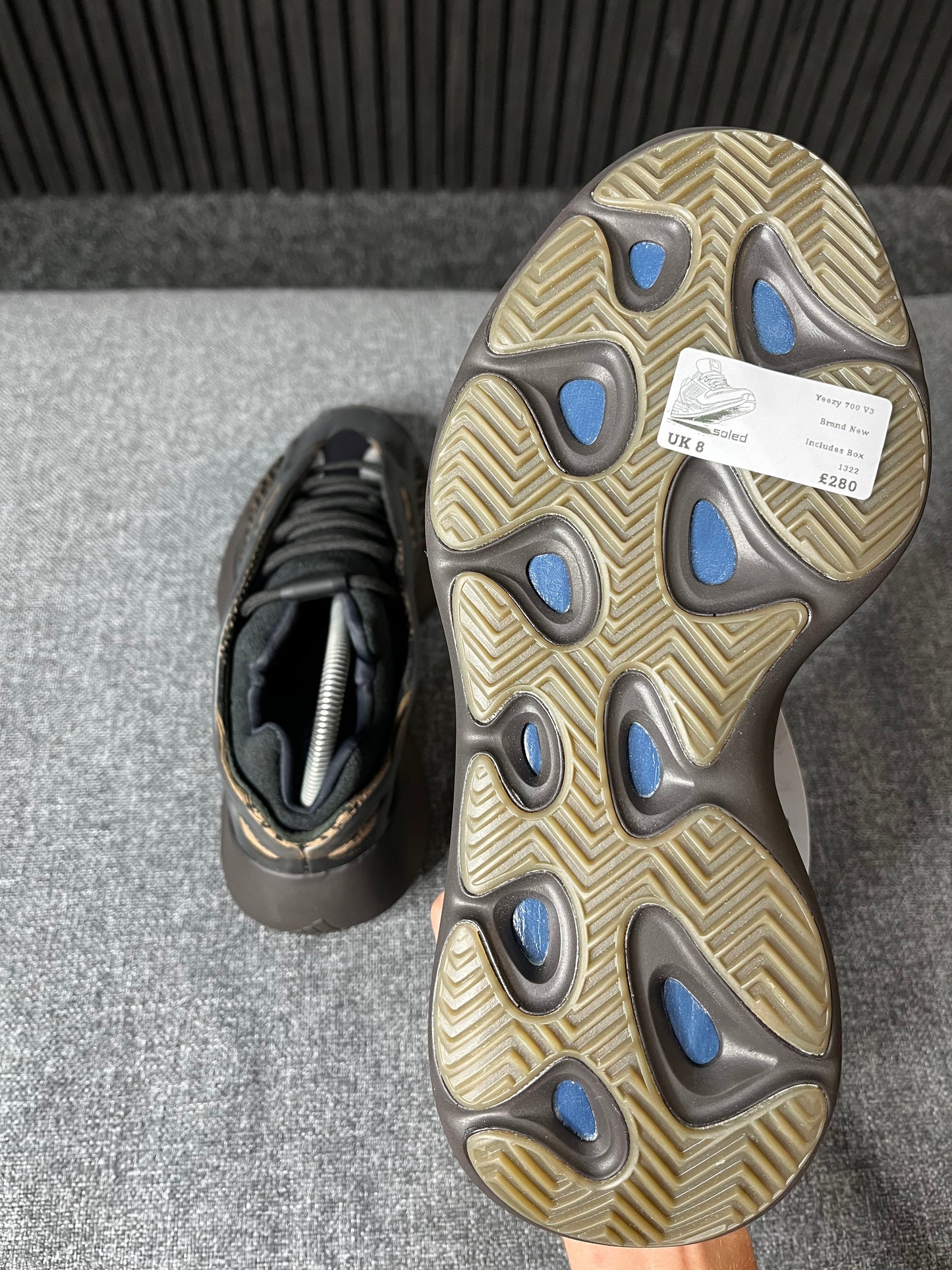 Yeezy 700 V3