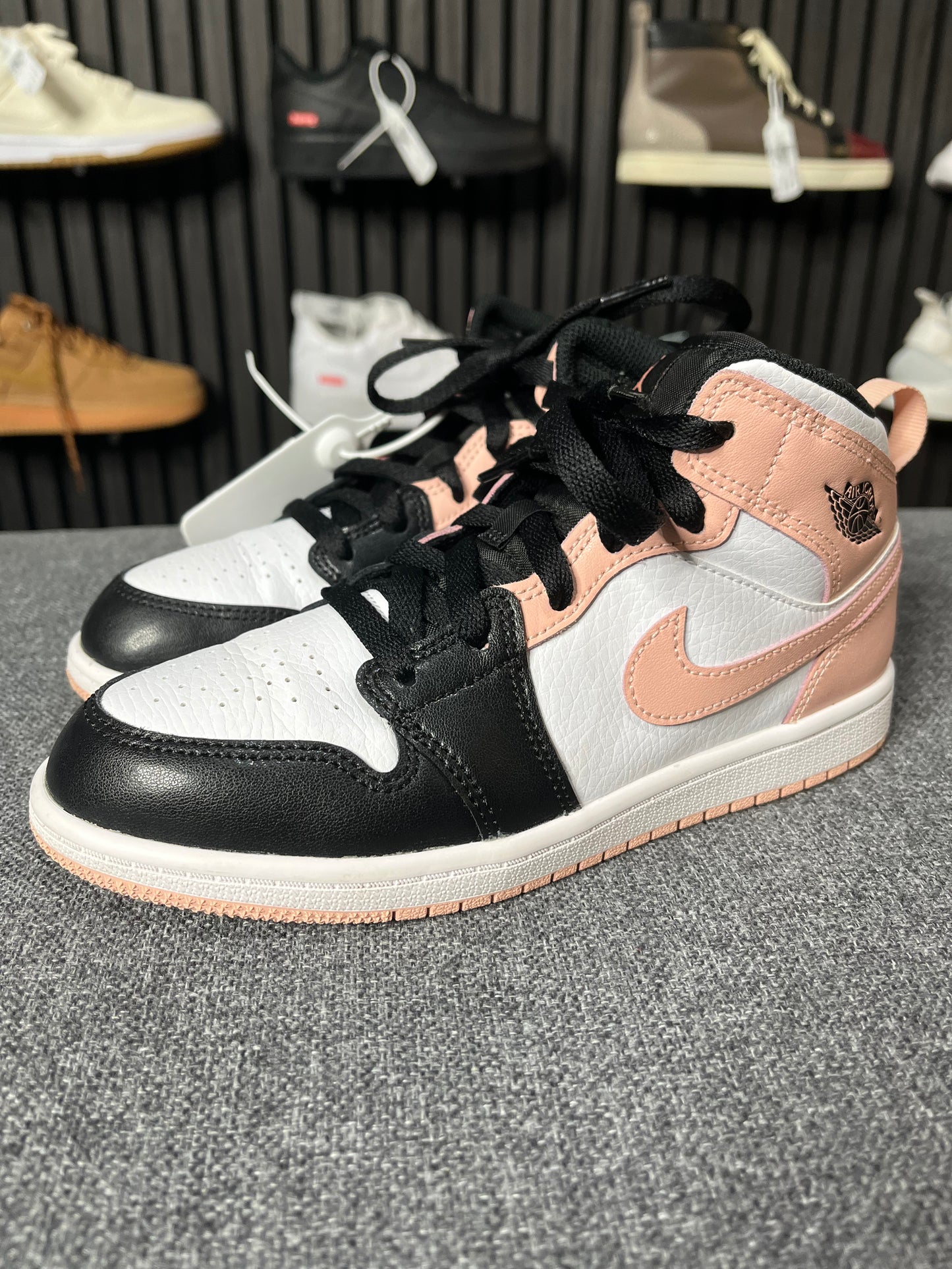 Nike Air Jordan 1 Mid GS Crimson Tint UK2.5 EU35