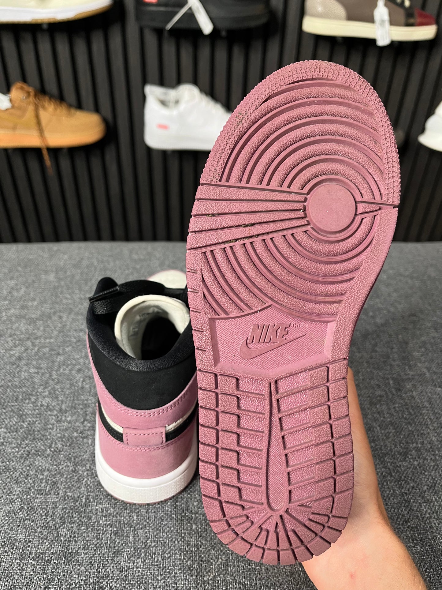Nike Air Jordan 1 Mid SE Berry Pink