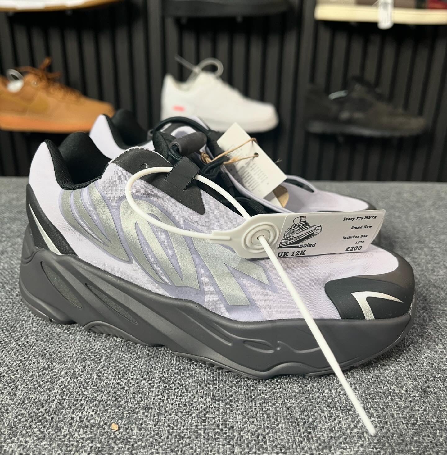 Yeezy 700 MNVN UK12 Child