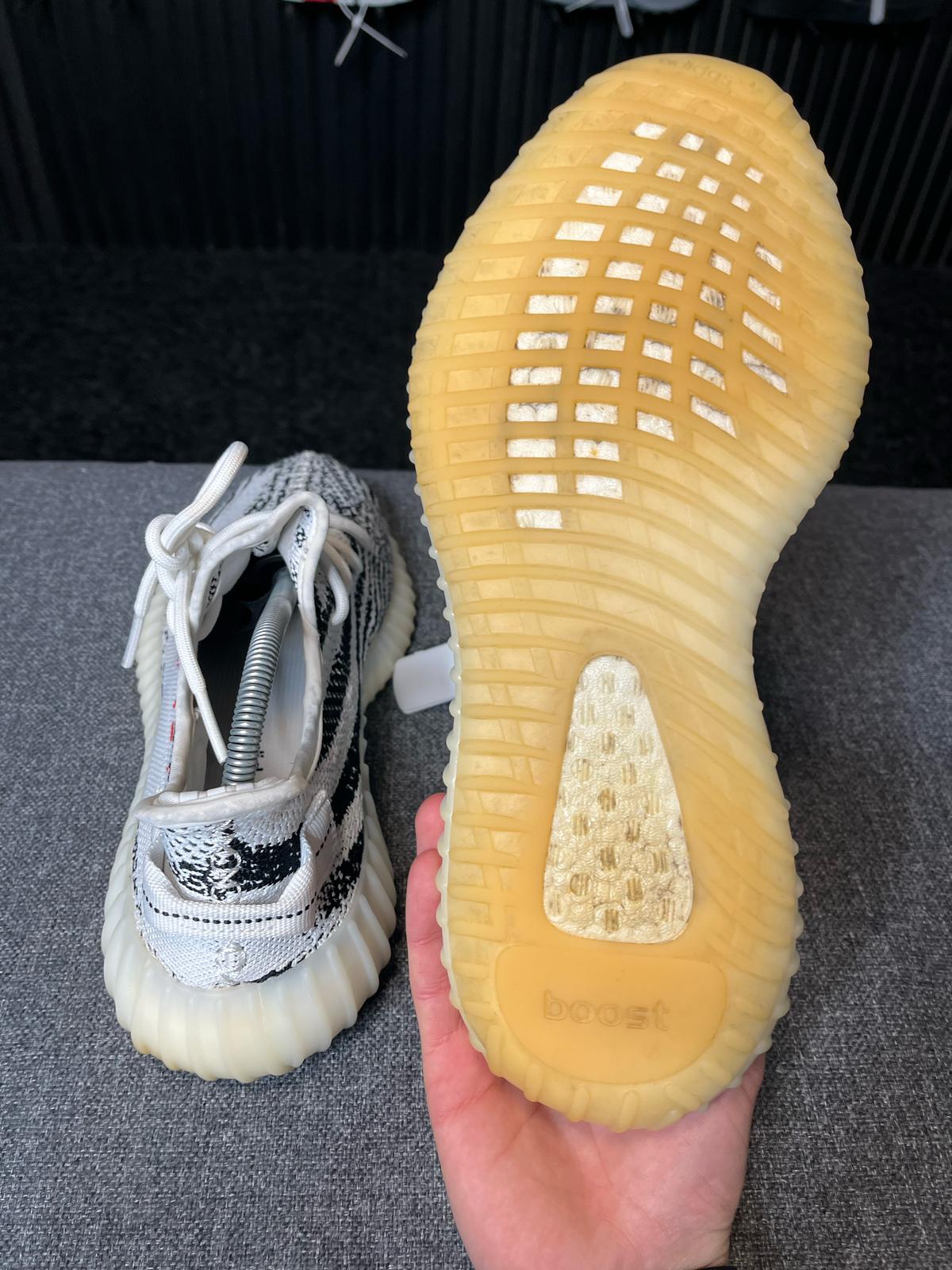 Yeezy Boost 350 Zebra UK9 2055