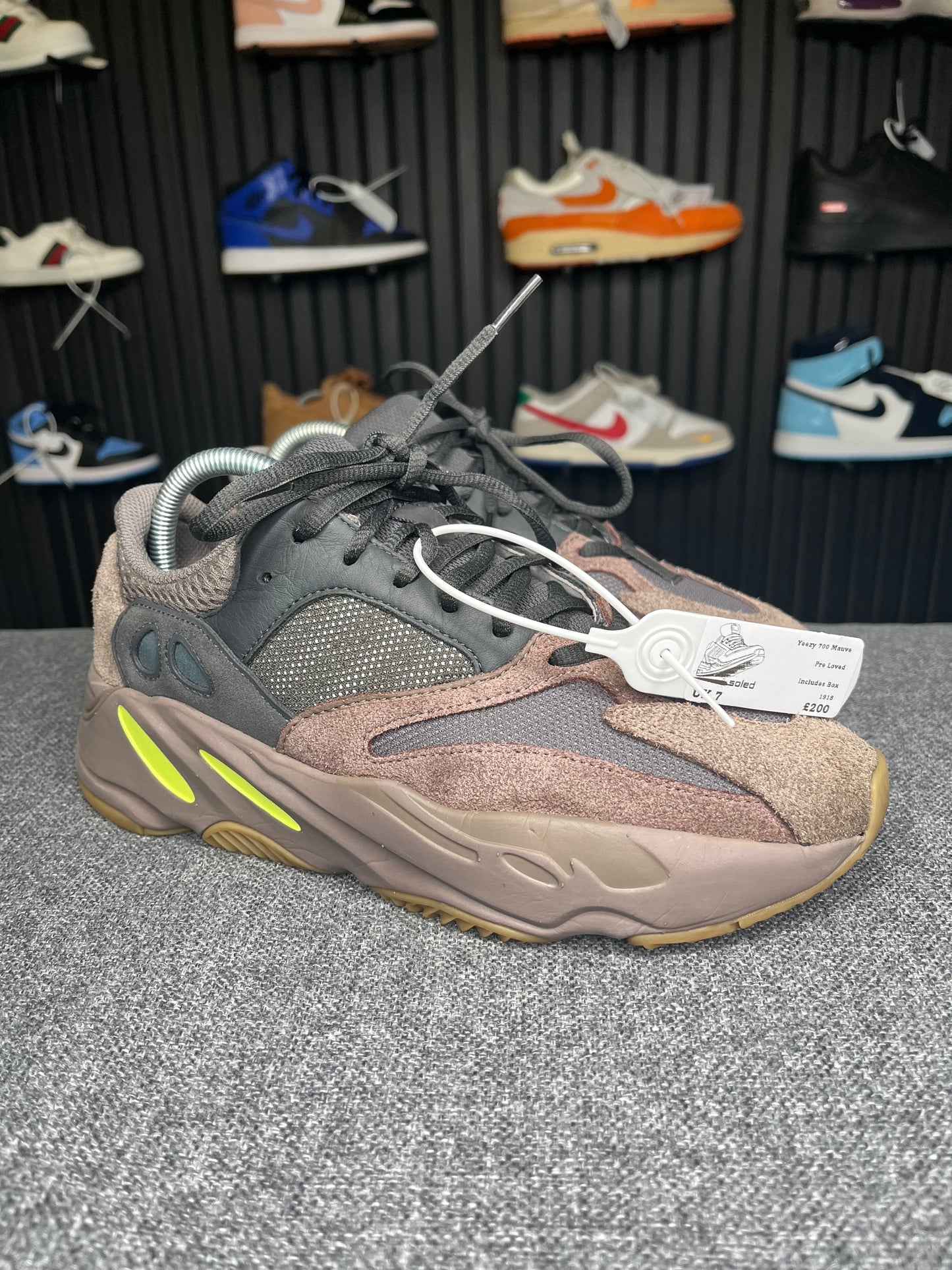 Yeezy Boost 700 Mauve UK7 1918