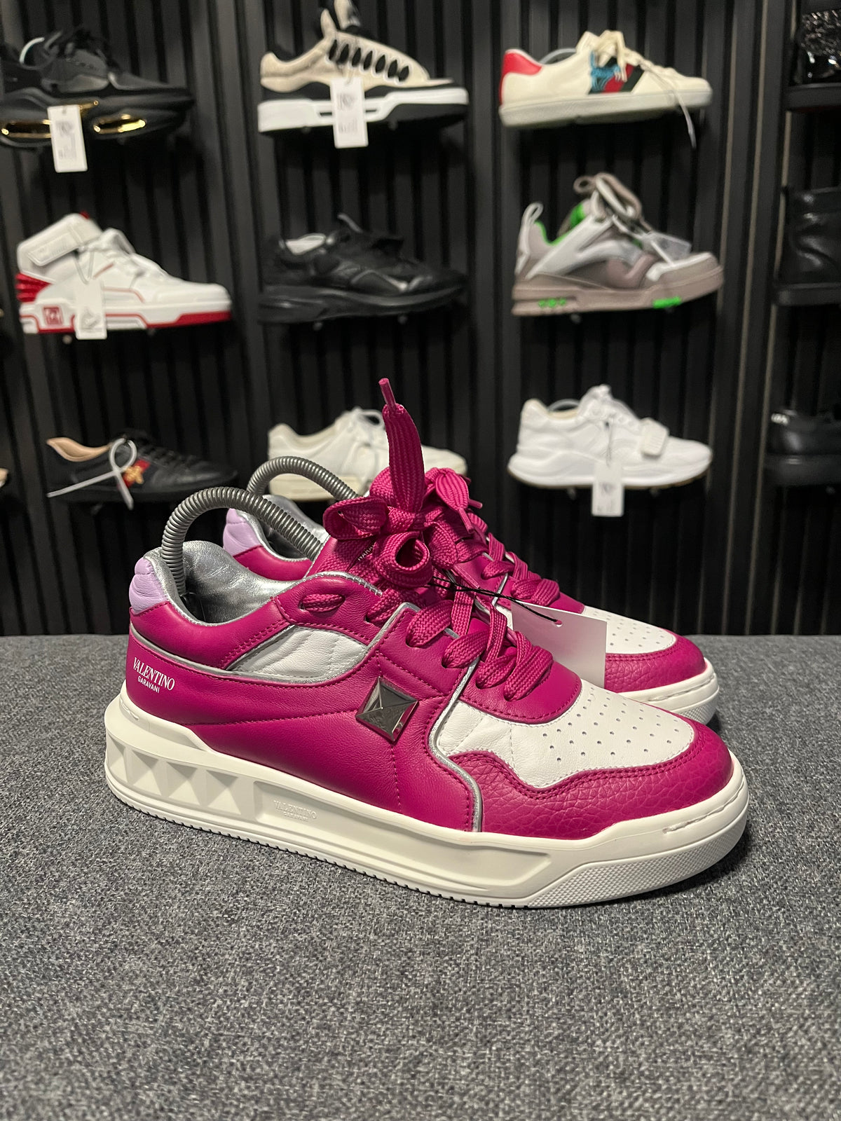 Valentino Garavani UK 5 3868