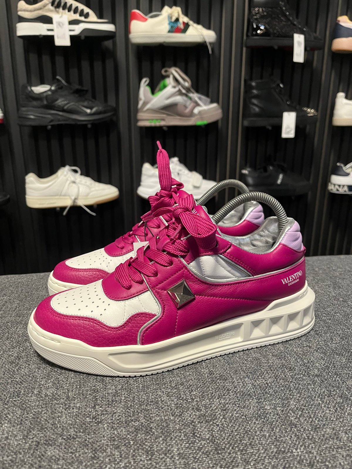 Valentino Garavani UK 5 3868
