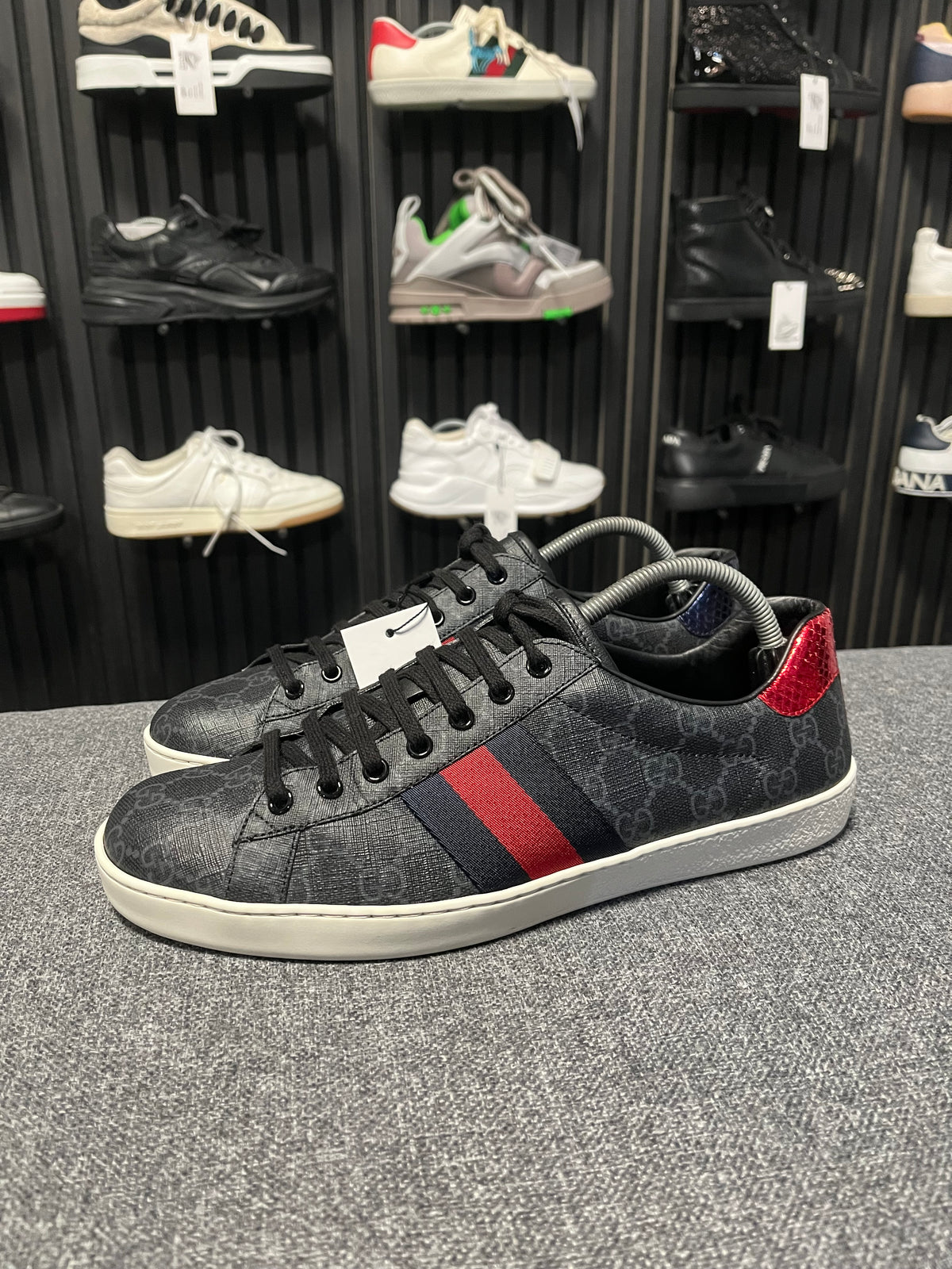 Gucci Ace UK 9.5 3884
